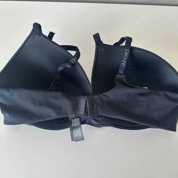 DKNY Black Wireless Bra Size 36C New Smooth - Picture 2 of 5